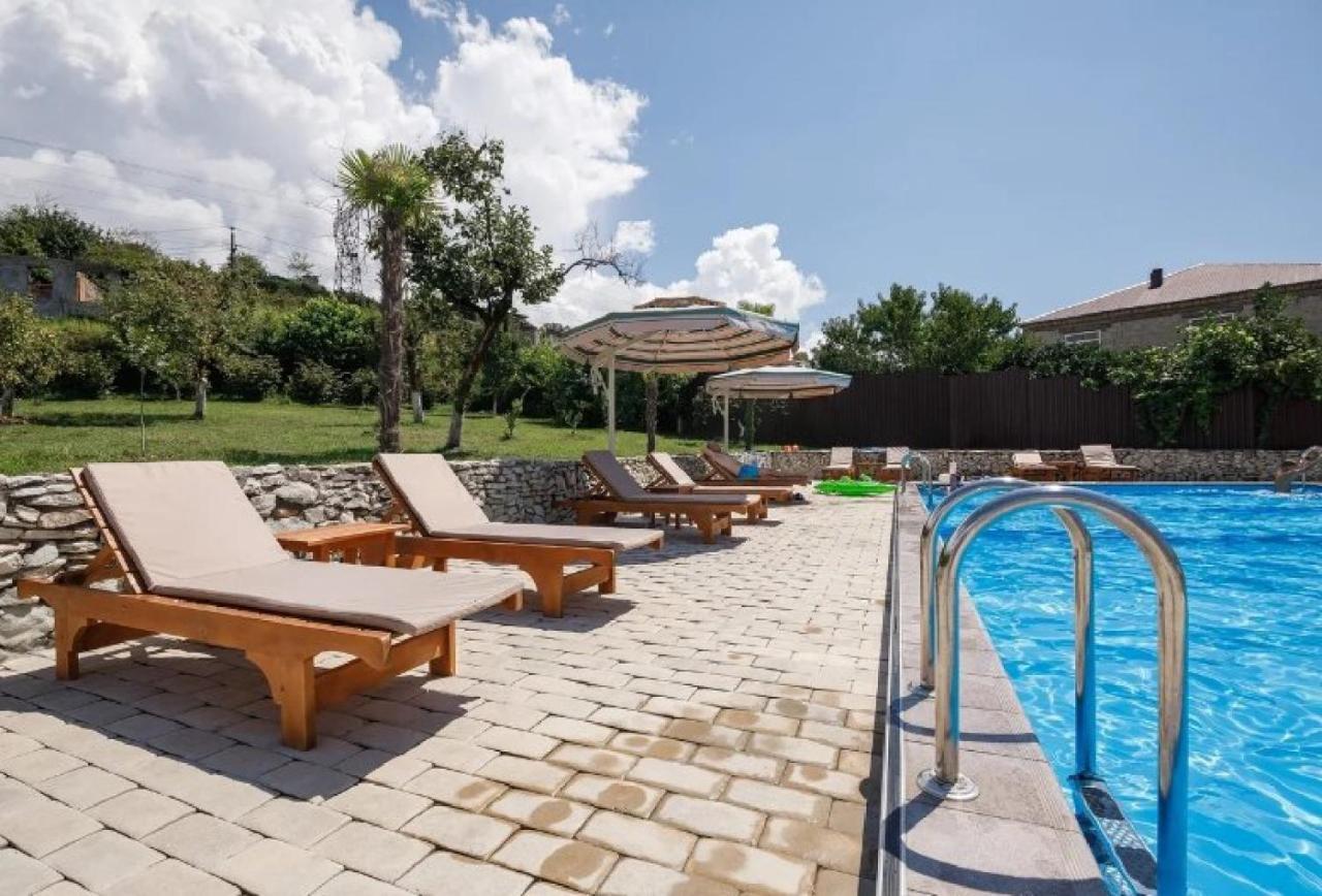 Hotel Paradise Sukhumi Exterior photo